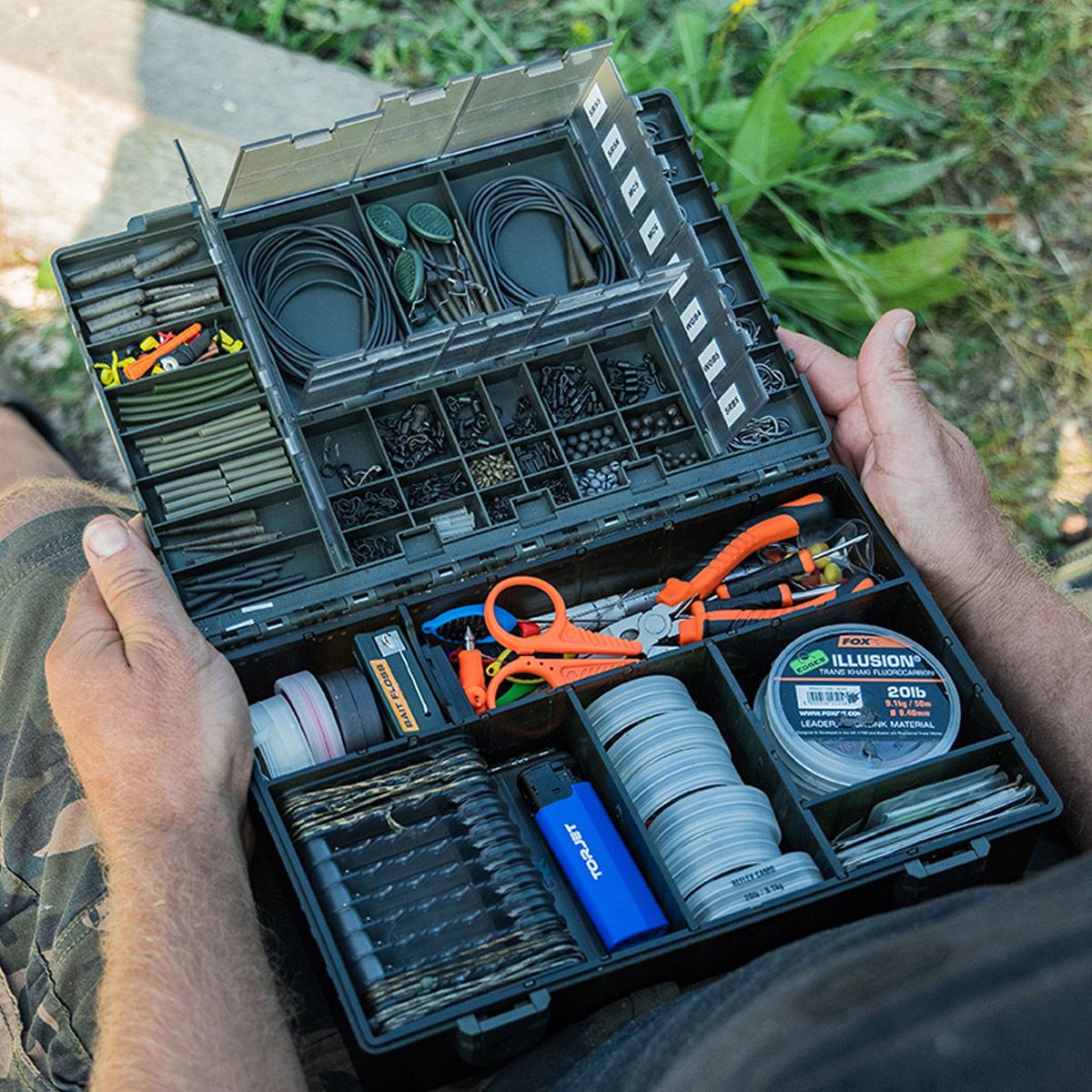 Fox EDGES medium tackle box